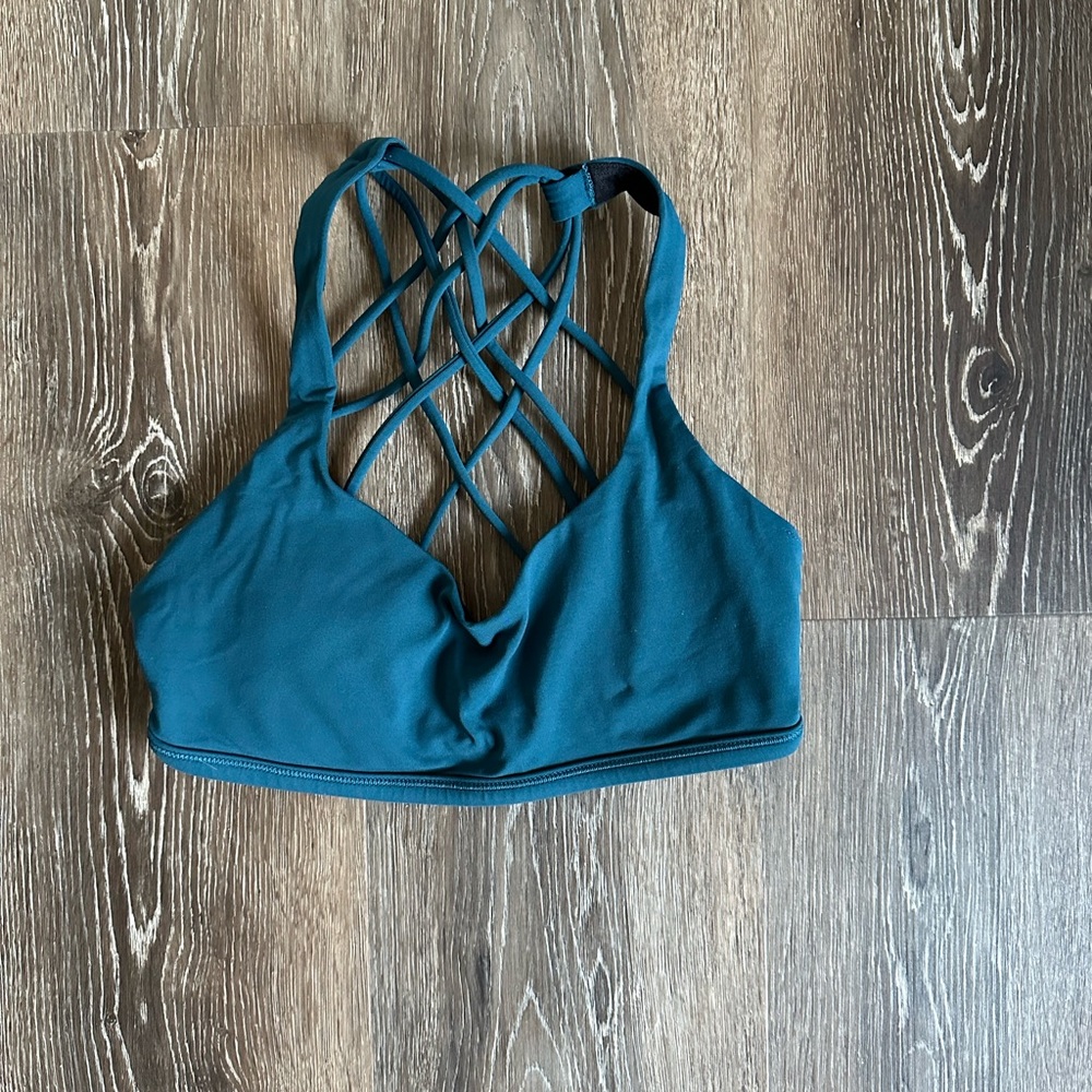 Lululemon Free to be Wild Sports Bra Size 4